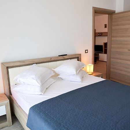 Rubic Apartment Spa N Pool Beach Resort นาโวดาริ ภายนอก รูปภาพ