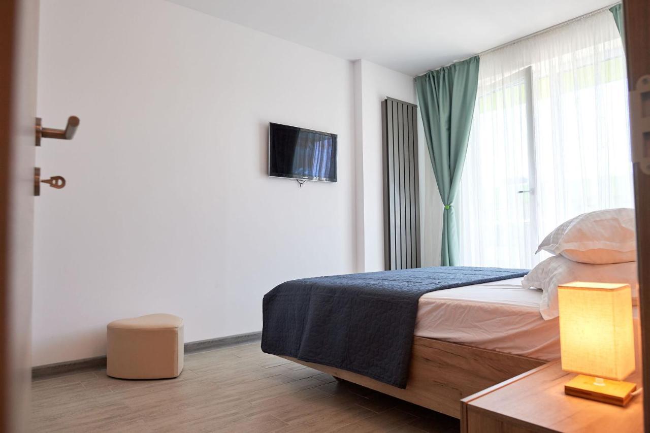 Rubic Apartment Spa N Pool Beach Resort นาโวดาริ ภายนอก รูปภาพ